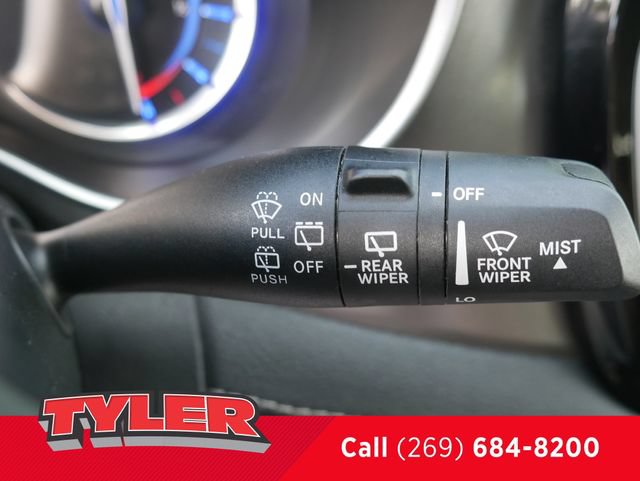 Used 2024 Chrysler Pacifica Limited FWD image 25