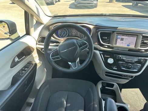 Used 2023 Chrysler Voyager LX FWD image 20