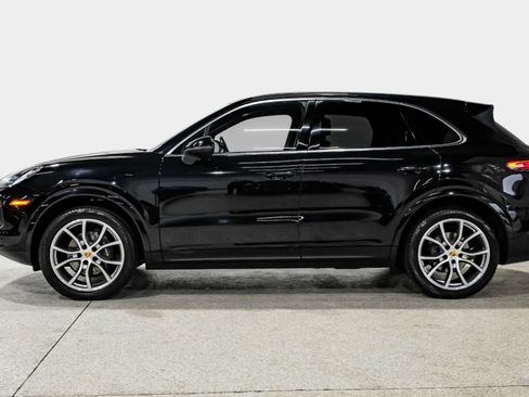 Used 2019 Porsche Cayenne Sport Utility 4D image 9