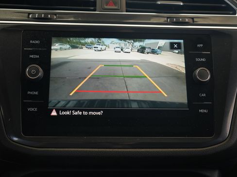 Certified 2023 Volkswagen Tiguan SE R-Line FWD image 16