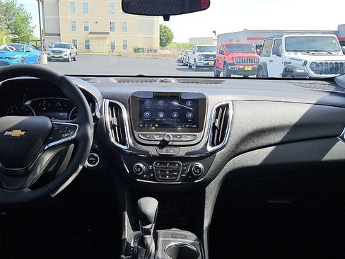 Used 2024 Chevrolet Equinox LT FWD image 10