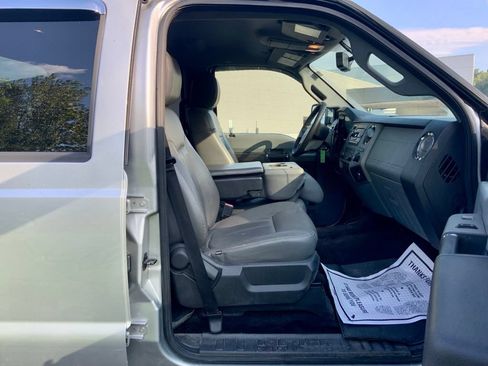 Used 2016 Ford F350 XLT w/ Camper Package AWD/4WD image 27