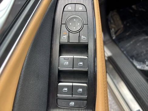 Used 2022 Nissan Rogue Platinum w/ Head-Up Display Package AWD/4WD image 18