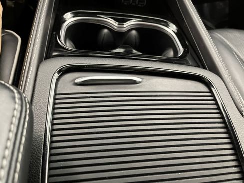 Used 2023 Chrysler Pacifica Limited w/ Uconnect Theater Family Group image 30