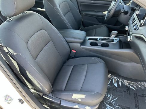 Used 2025 Nissan Altima 2.5 S image 10