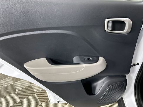 Used 2026 Hyundai Venue SEL FWD image 16