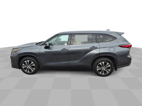 Used 2020 Toyota Highlander XLE image 6