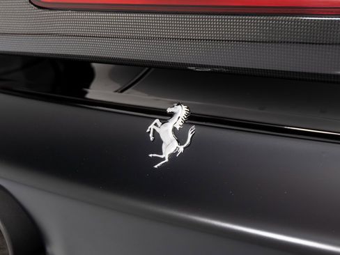 Used 2024 Ferrari SF90 Spider image 43