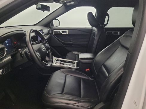 Used 2020 Ford Explorer XLT w/ Equipment Group 202A RWD image 17