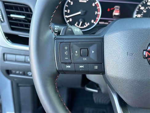 Certified 2025 Nissan Rogue SV image 21