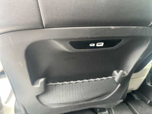 Used 2024 Chrysler Pacifica Touring-L FWD image 35
