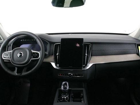New 2025 Volvo XC90 B6 Core image 5