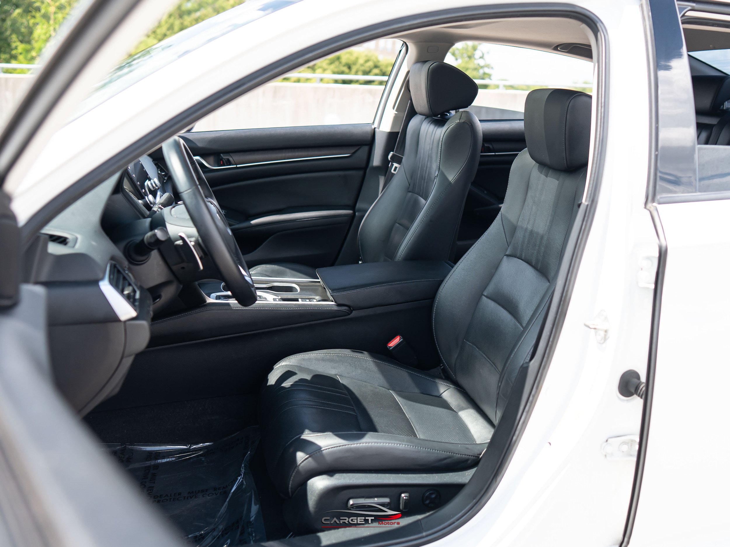 Used 2021 Honda Accord Touring image 11