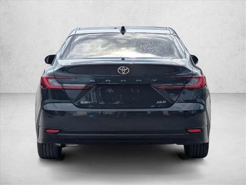 Used 2025 Toyota Camry XLE FWD image 6