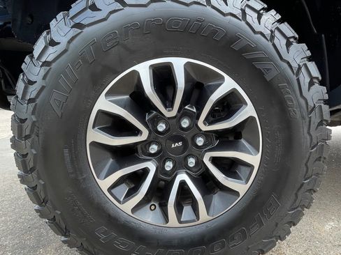 Used 2014 Ford F150 Raptor w/ Equipment Group 801A Luxury image 15