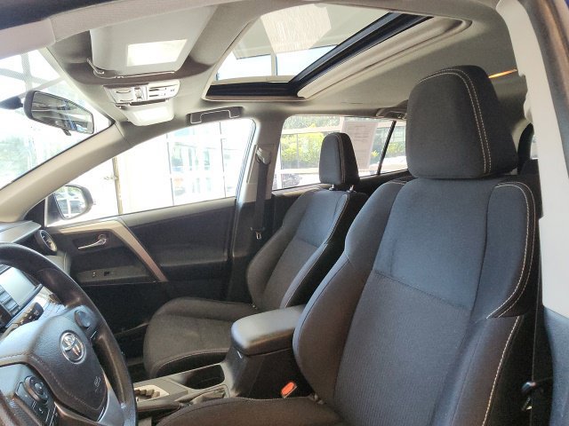 Used 2014 Toyota RAV4 XLE AWD/4WD image 19
