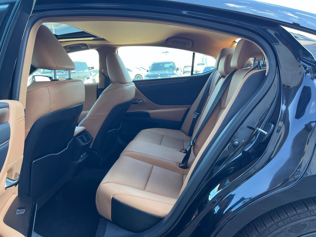 Used 2024 Lexus ES 350 w/ Premium Package FWD image 19