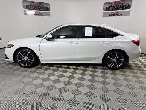 Used 2024 Honda Civic Touring image 8