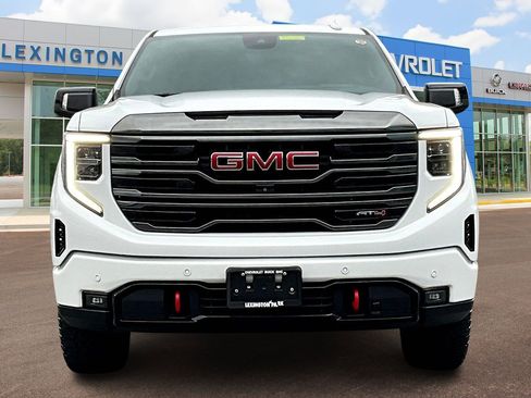 Certified 2022 GMC Sierra 1500 AT4 w/ AT4 Premium Package image 3