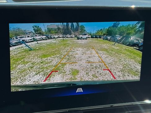 Used 2025 Chevrolet Trax LT w/ LT Convenience Package image 24