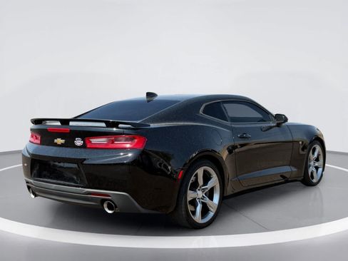 Used 2017 Chevrolet Camaro SS RWD image 4