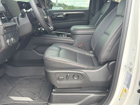 Used 2025 Chevrolet Tahoe RST w/ Comfort Package RWD image 9