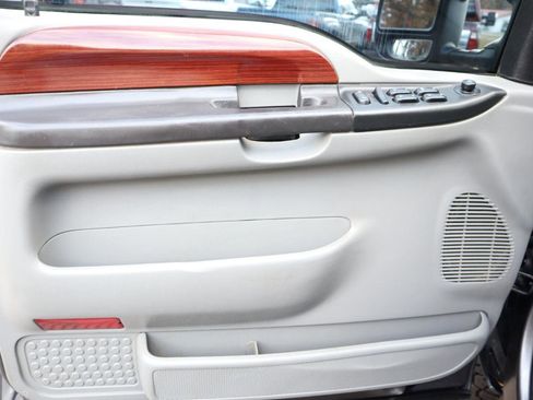 Used 2006 Ford F250 Lariat AWD/4WD image 12