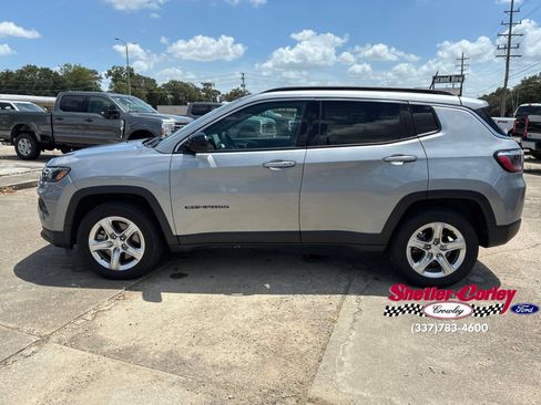 Used 2024 Jeep Compass Latitude AWD/4WD image 7