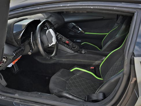 Used 2018 Lamborghini Aventador S AWD/4WD image 9
