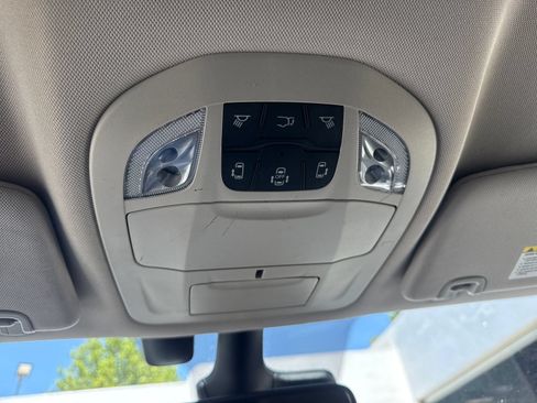 Used 2022 Chrysler Pacifica Touring-L AWD/4WD image 21