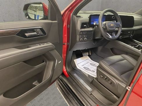 Used 2025 Chevrolet Tahoe LT w/ Comfort Package AWD/4WD image 19