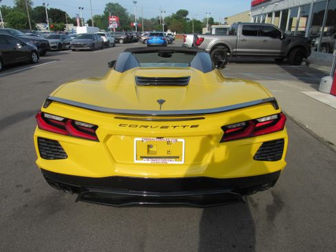 Used 2025 Chevrolet Corvette Stingray Preferred Conv w/ Stealth Interior Trim Package RWD image 6