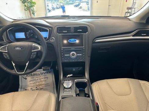 Certified 2017 Ford Fusion Titanium AWD/4WD image 8