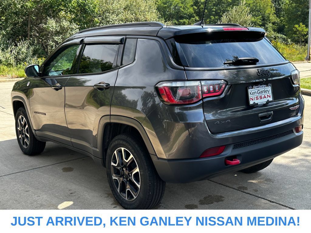 Used 2019 Jeep Compass Trailhawk w/ Popular Equipment Group AWD/4WD image 5
