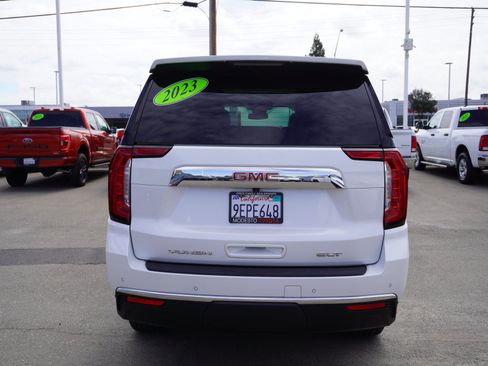 Used 2023 GMC Yukon SLT w/ SLT Luxury Package AWD/4WD image 10