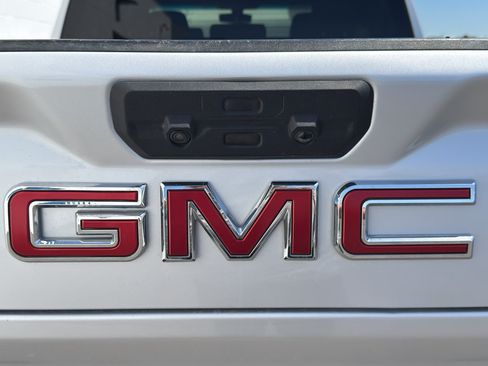 Used 2020 GMC Sierra 2500 4x4 Crew Cab w/ Convenience Package image 8