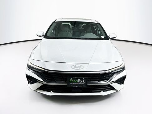 Used 2025 Hyundai Elantra SEL FWD image 2