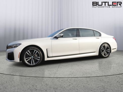 Used 2020 BMW 750i xDrive image 43