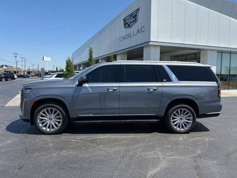 Used 2022 Cadillac Escalade ESV Premium Luxury AWD/4WD image 13