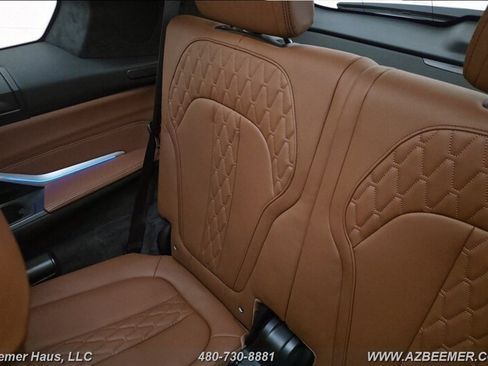 Used 2024 BMW X7 xDrive40i w/ M Sport Package AWD/4WD image 17