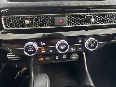 Used 2025 Honda Civic Sport image 35