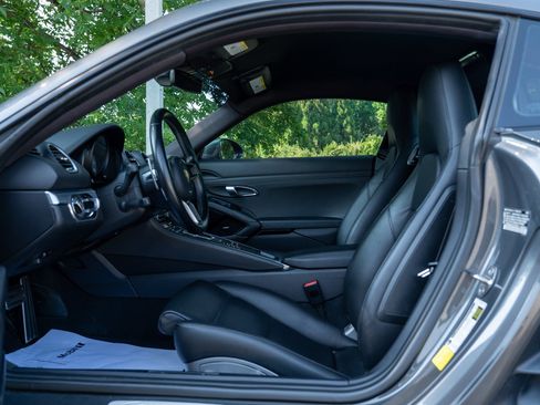 Used 2018 Porsche 718 Cayman S RWD image 25
