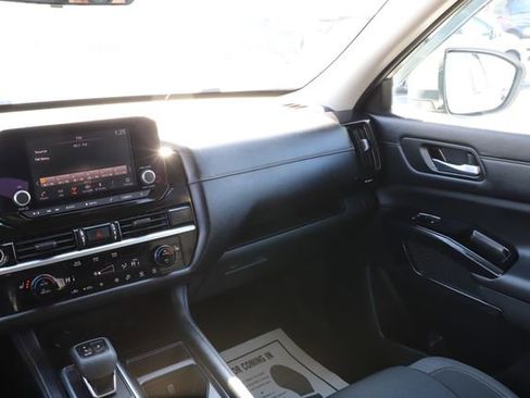 Used 2022 Nissan Pathfinder SV image 25