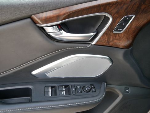 Used 2019 Acura RDX AWD w/ Advance Package image 19