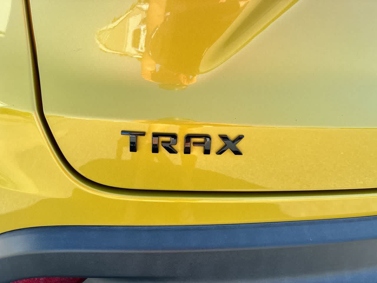 Used 2024 Chevrolet Trax RS w/ Sunroof Package FWD image 30