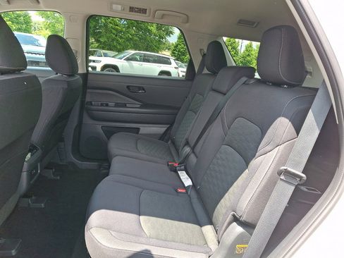 Used 2024 Nissan Pathfinder SV AWD/4WD image 20