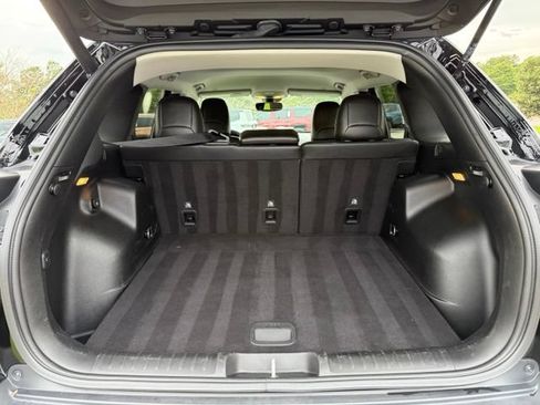 Used 2022 Jeep Cherokee Trailhawk w/ Premium Leather Package AWD/4WD image 30