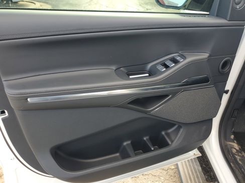 New 2025 Lincoln Navigator L Reserve w/ Jet Appearance Package image 8