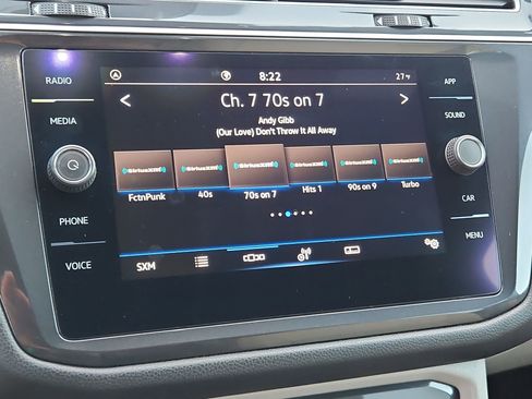 Used 2022 Volkswagen Tiguan SE R-Line image 25