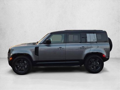 Used 2024 Land Rover Defender 110 X-Dynamic SE AWD/4WD image 9